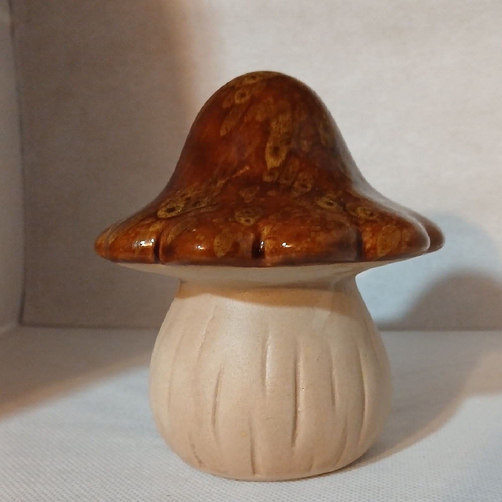 Ceramic Mushroom Figurines - Picture 5 of 7
